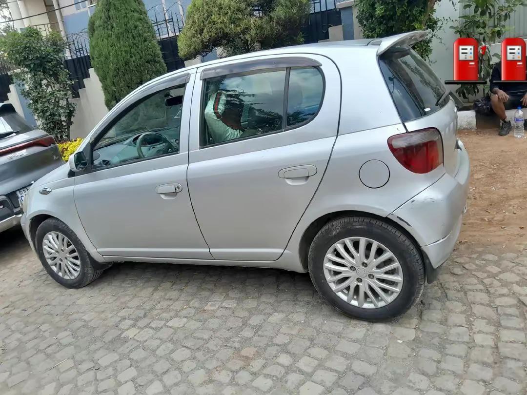 Toyota Land Cruiser 2000