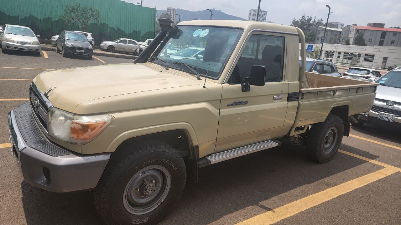 Toyota Land Cruiser 2012