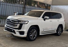 Toyota Land Cruiser 2023 exterior