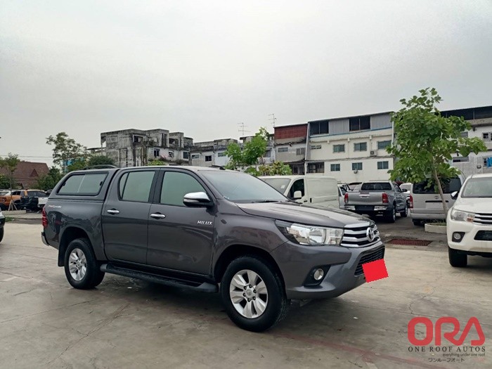 2017 TOYOTA Hilux Double Cab 2WD Automatic 2017 2.4L TOYOTA Hilux Double Cab 2WD Automatic 2017 2.4L for Sale