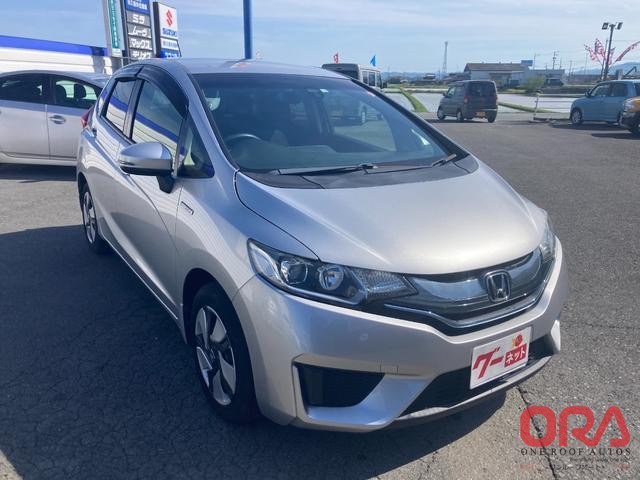 HONDA FIT HYBRID L 2014 SILVER HONDA FIT HYBRID L 2014 SILVER