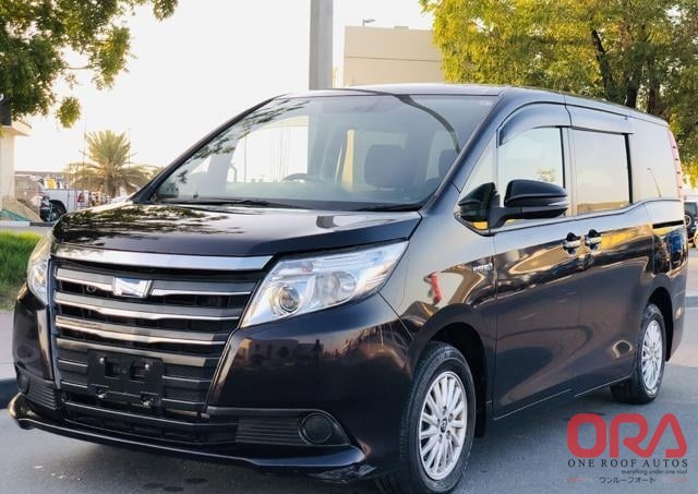 TOYOTA NOAH X 2014 MAROON TOYOTA NOAH X 2014 MAROON