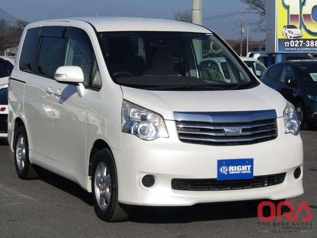 2010 Toyota Noah 2010 2.0L Toyota Noah 2010 2.0L for Sale