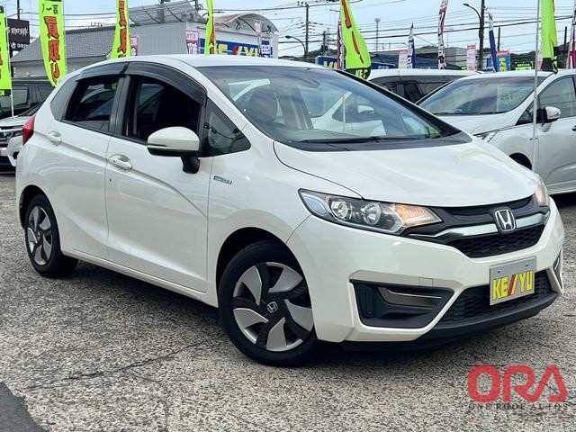 HONDA FIT HYBRID L 2014 PEARL WHITE HONDA FIT HYBRID L 2014 PEARL WHITE