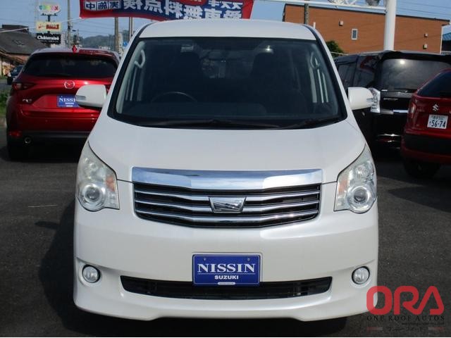 2013 TOYOTA NOAH X SMART EDITION 2013 2.0L TOYOTA NOAH X SMART EDITION 2013 2.0L for Sale