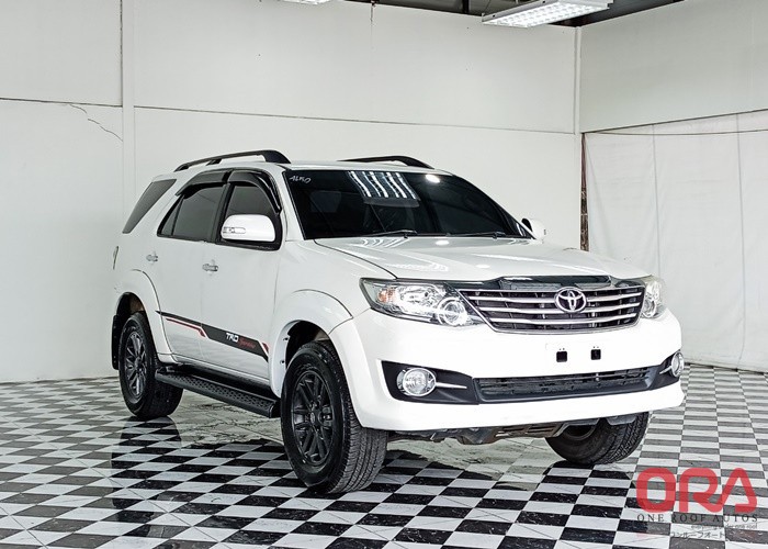 2015 TOYOTA FORTUNER 2WD AT 2015 2.7L TOYOTA FORTUNER 2WD AT 2015 2.7L for Sale
