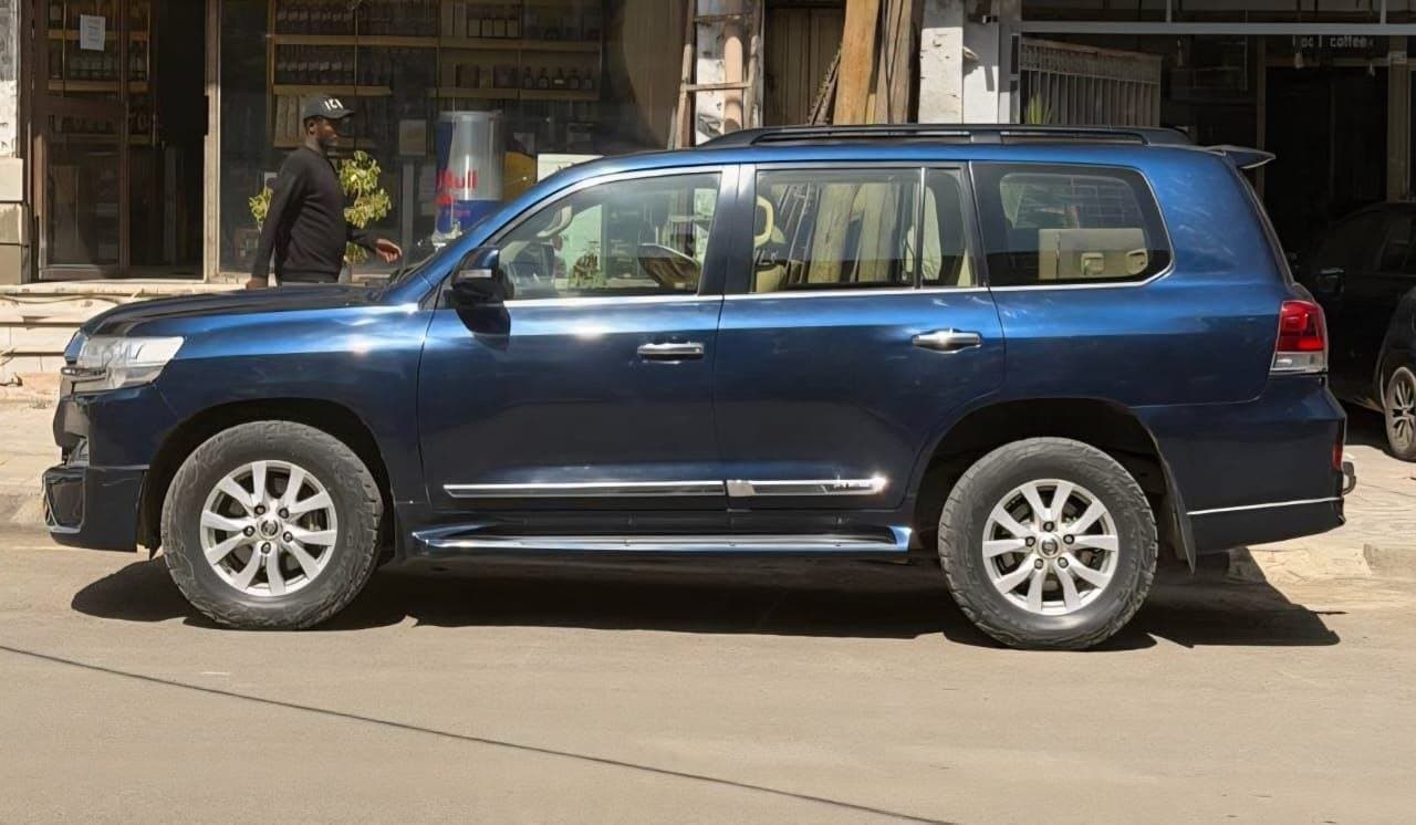 Land Cruiser V8, VX.R,2017/2nd month. Land Cruiser V8, VX.R,2017/2nd month.